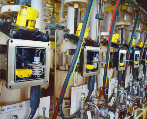 Open position cover on-off valve to maintenance